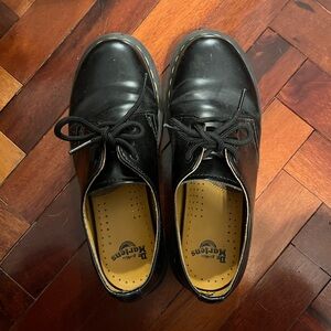 Dr. Martens 1461 Smooth Leather Oxfords - Women’s Size 7